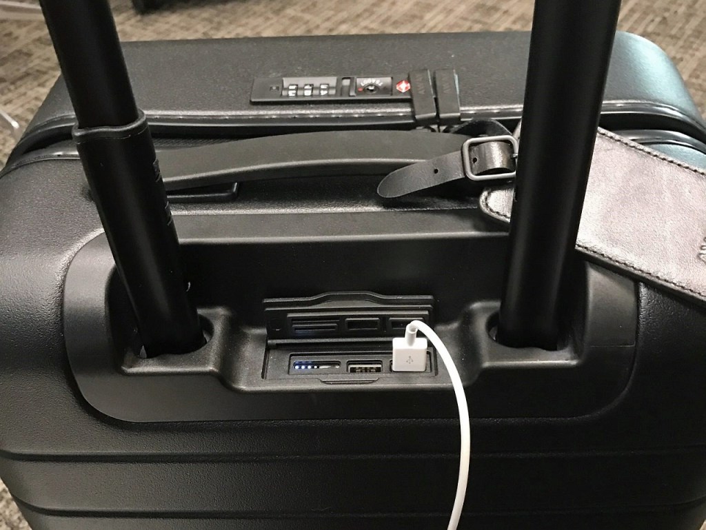 Away-luggage-with-device-charging (1)