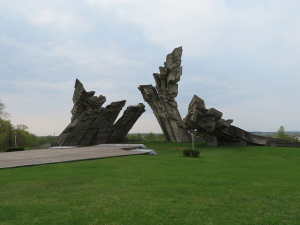 WAR MEMORIAL; KAUNAS, LITHUANIA